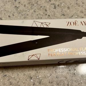 Small travel flat iron